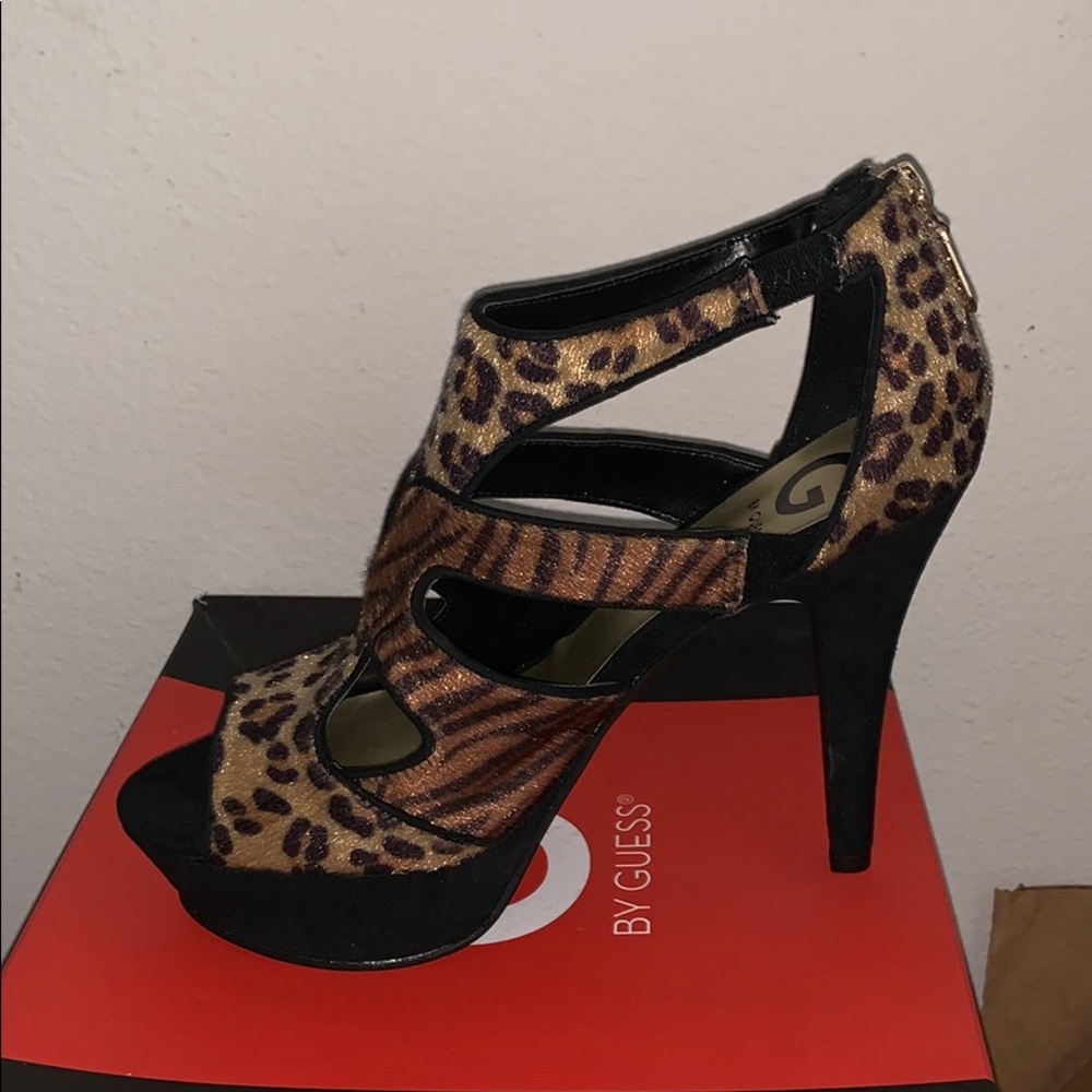 Guess Pump - Picture 2 of 4